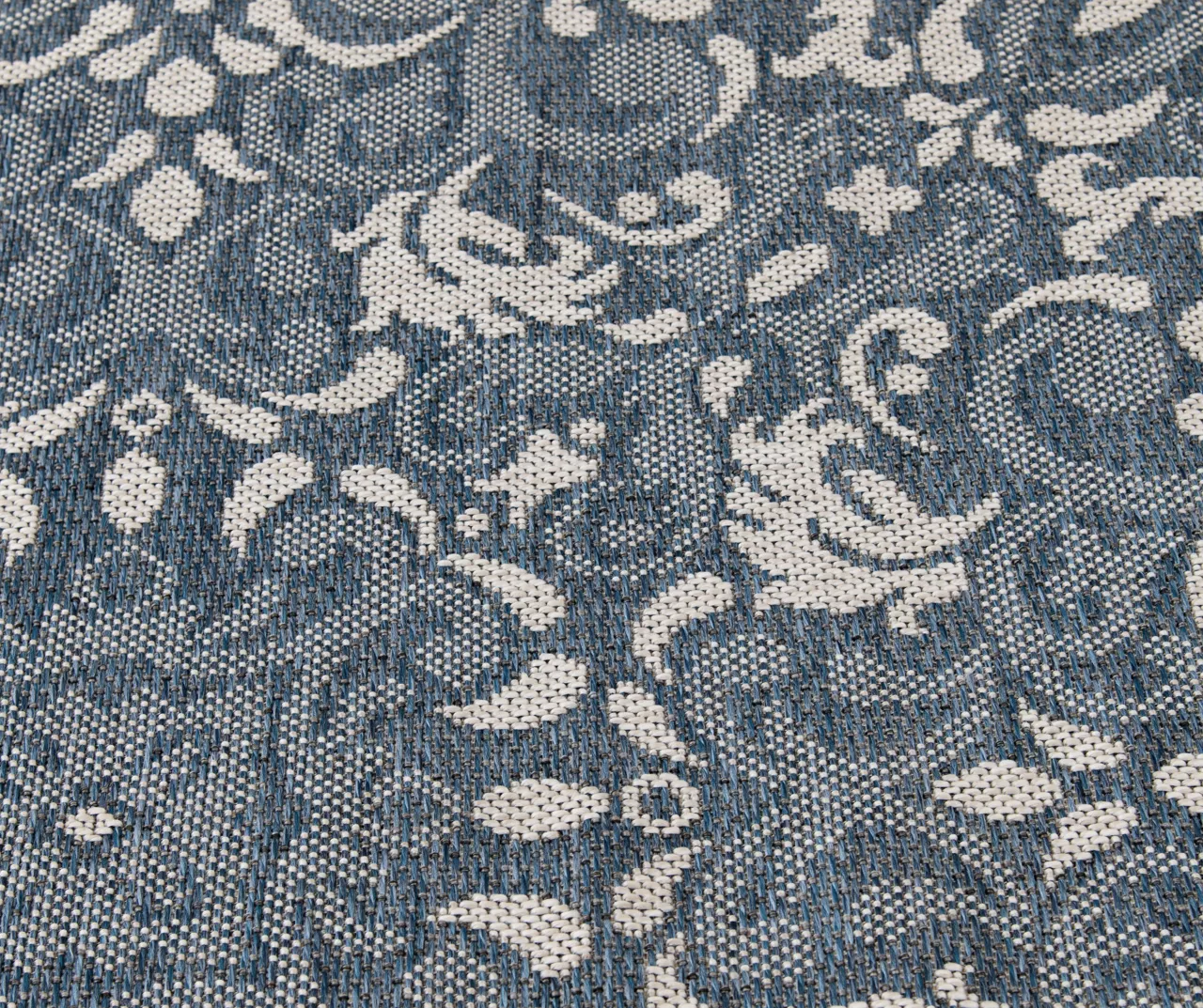 Broyhill Sandpointe Damask Outdoor Area Rug - Image 6