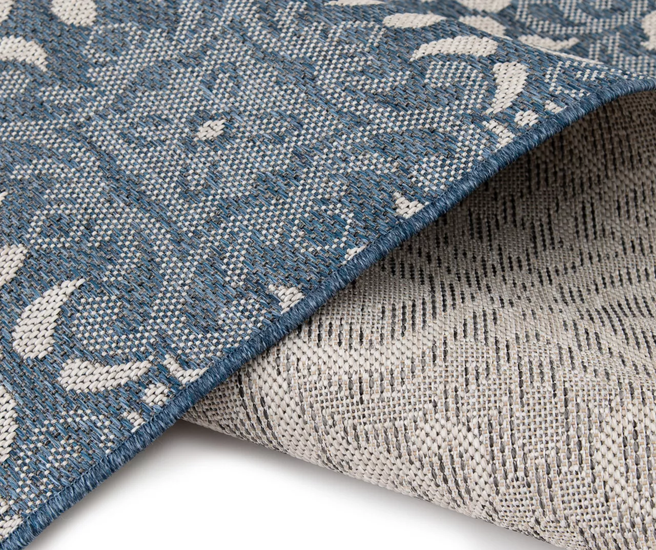 Broyhill Sandpointe Damask Outdoor Area Rug - Image 7